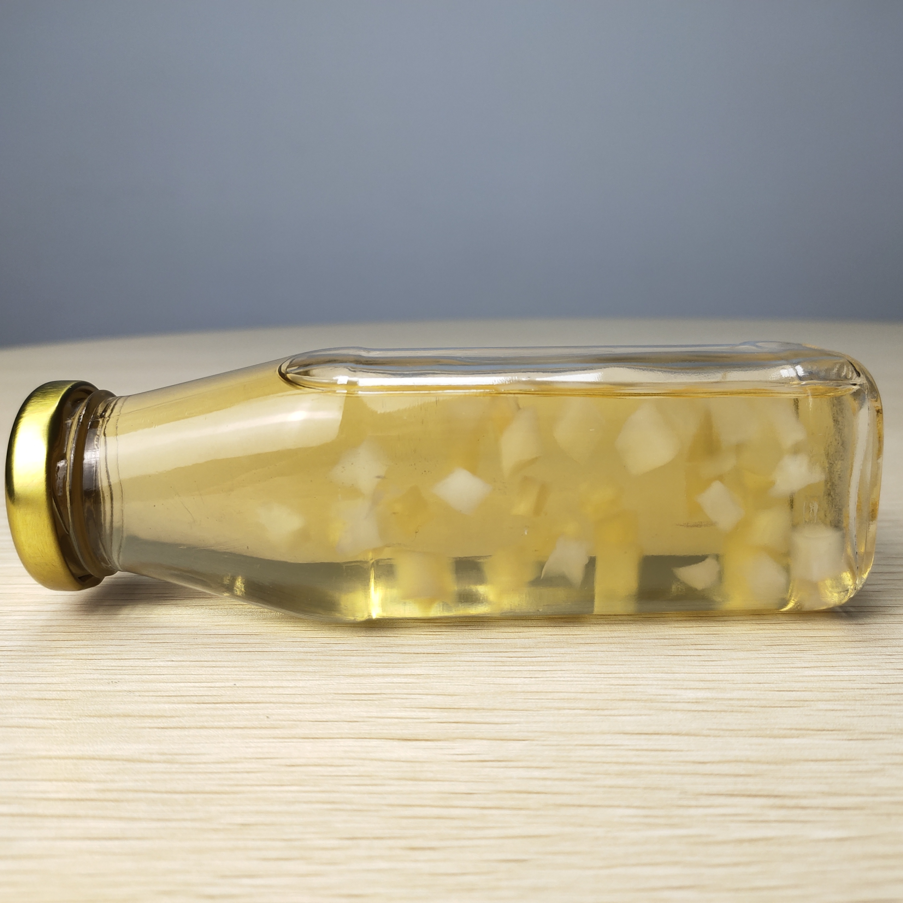 蜜桃烏龍果肉懸浮飲料